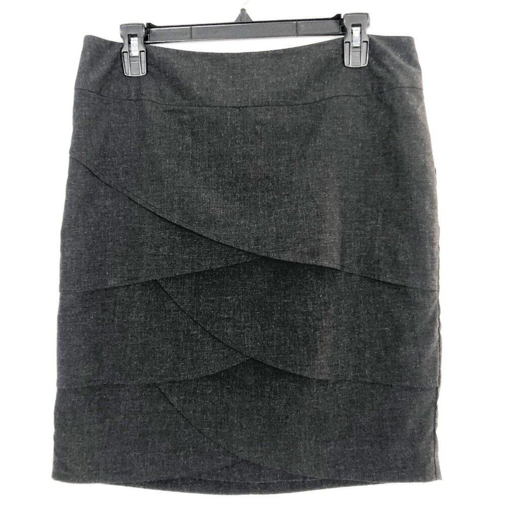 AGB Mid-Rise Asymmetrical Hem Skirt AGB Size 8